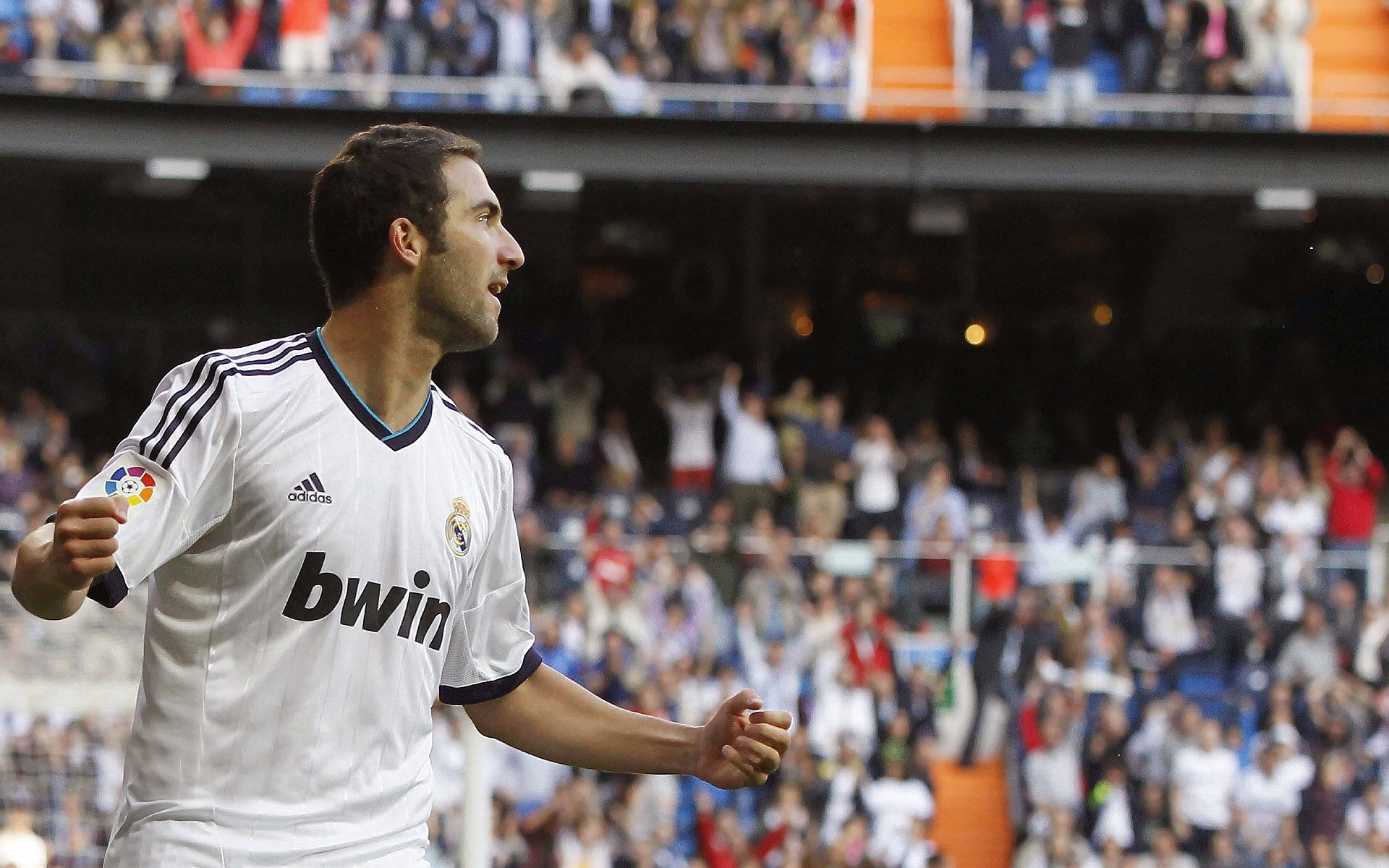 电竞赛事直播多视角技术应用及观众体验优化，电竞屏可视角度